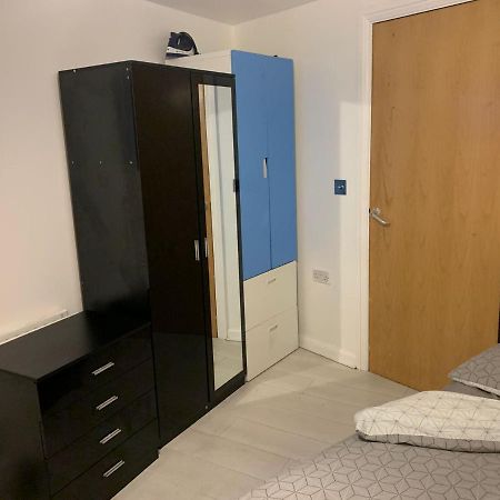 Room Near City Londres Exterior foto